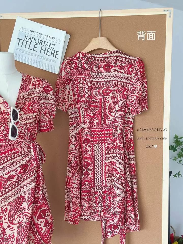 Shahe French, small-scale, bow-tied, waist-cinching, slimming, floral dress