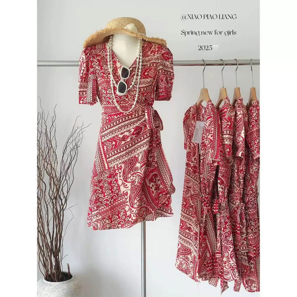 Shahe French, small-scale, bow-tied, waist-cinching, slimming, floral dress