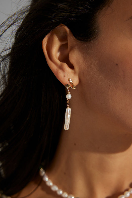 Natural Baroque PearlEarrings