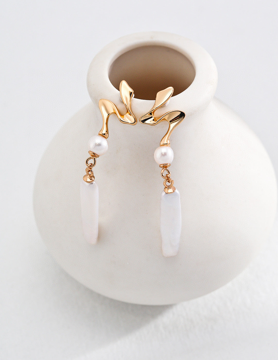 Natural Baroque PearlEarrings