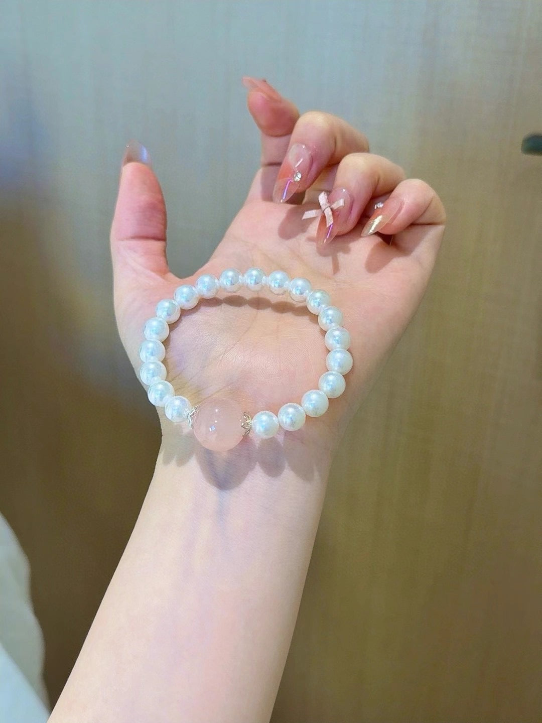 Pink Crystal Bead Bracelet

Enhance intuition | Balance emotions | Protect physical and mental well-being | Attract happiness
