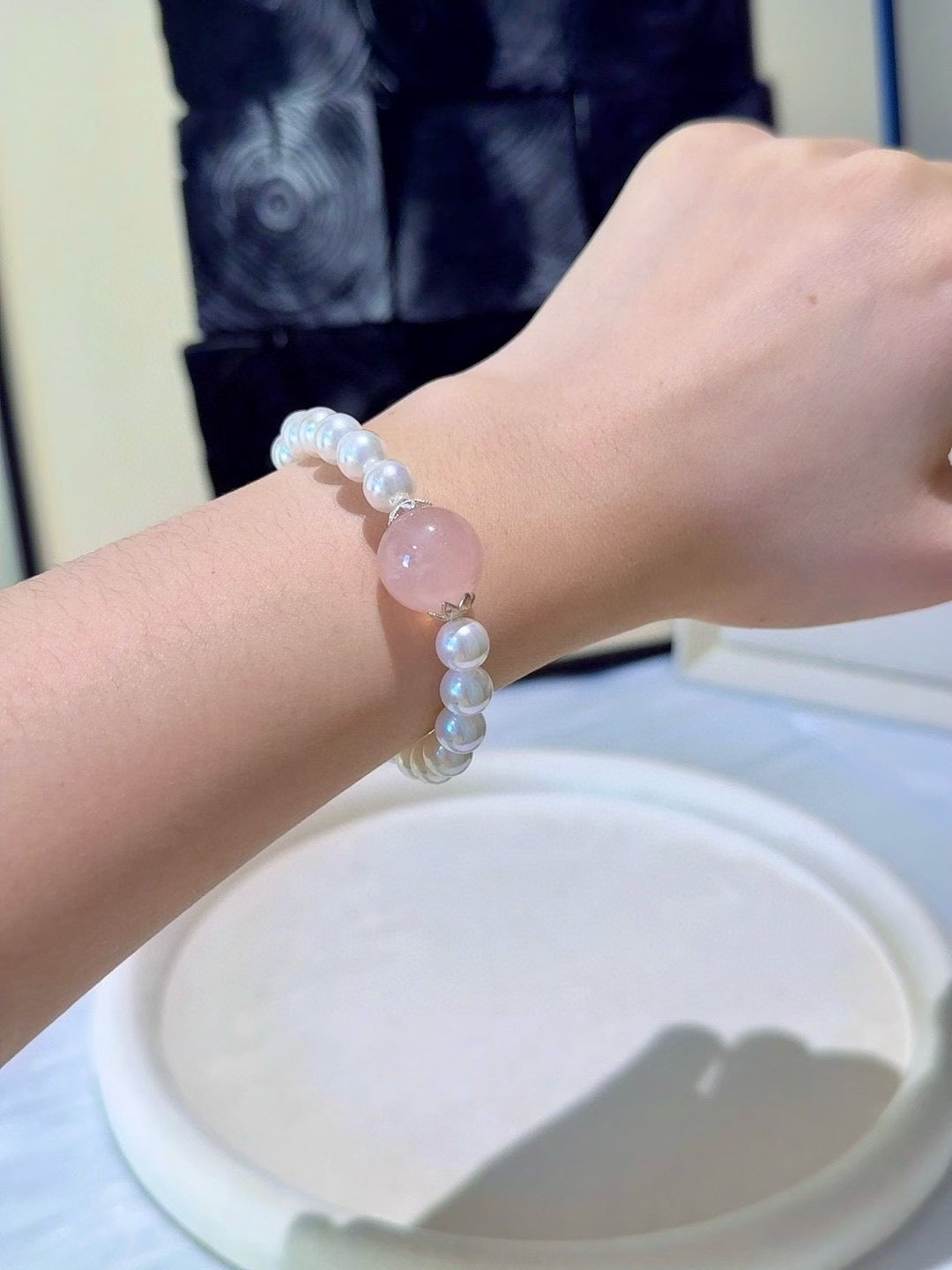 Pink Crystal Bead Bracelet

Enhance intuition | Balance emotions | Protect physical and mental well-being | Attract happiness